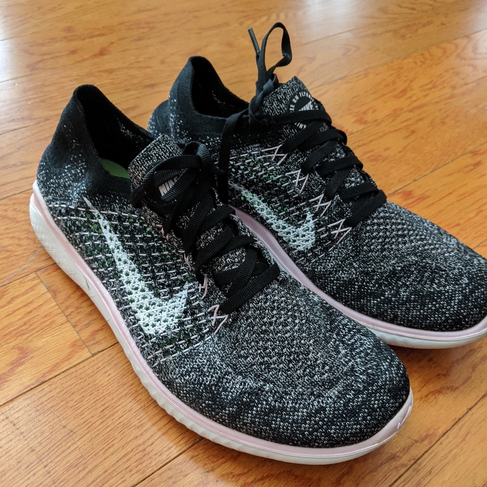 Women's flyknit running shoes